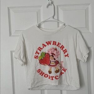 Strawberry Shortcake White Cropped    T-Shirt
